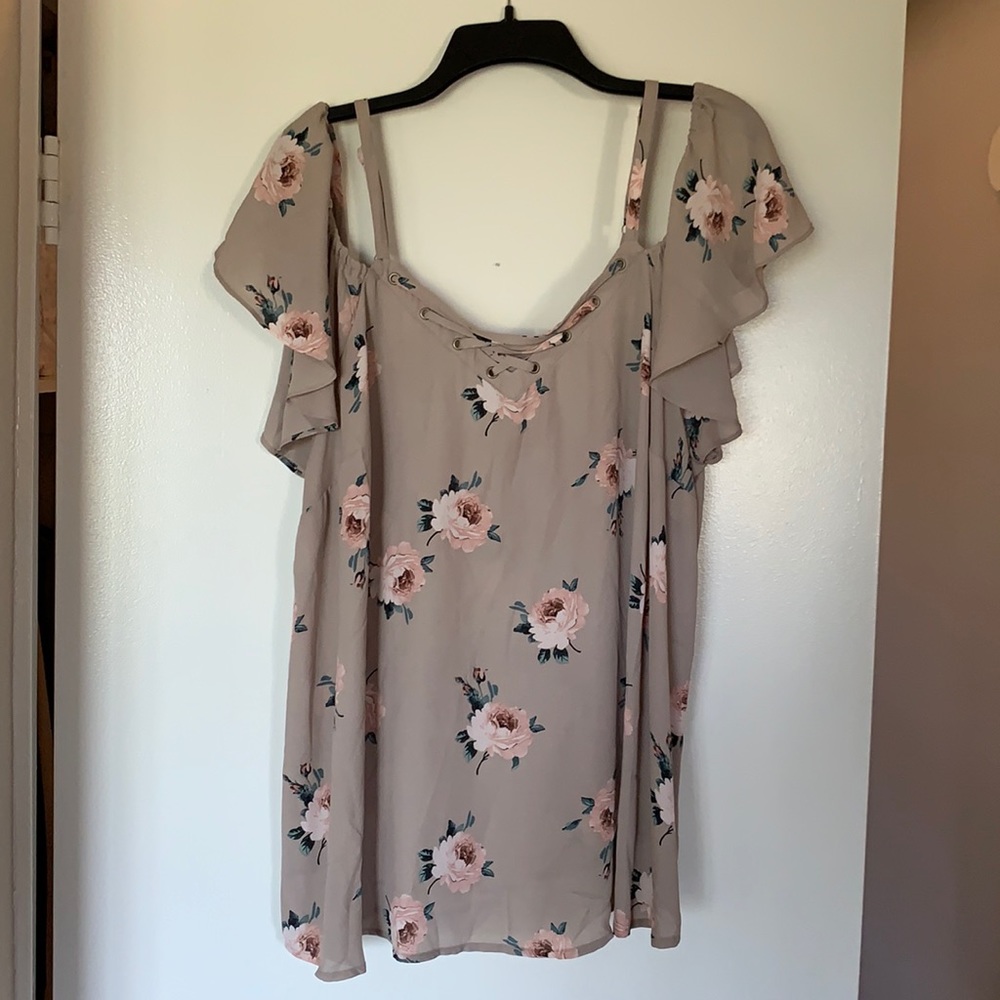 NWOT torrid size 2 floral top